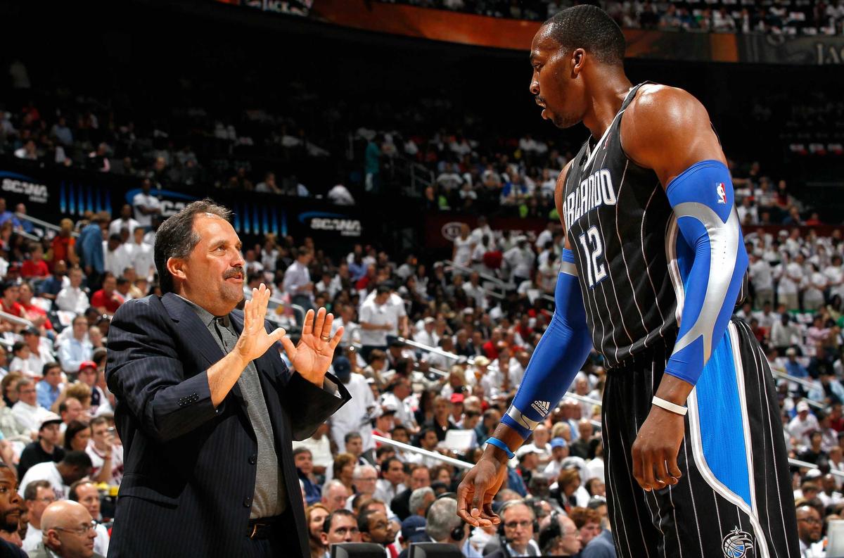 米兰体育总监：亚沙里和莫德里奇关系很好，他经常和莫德里奇交流（米兰体育总监：亚沙里与莫德里奇关系密切，交流频繁）