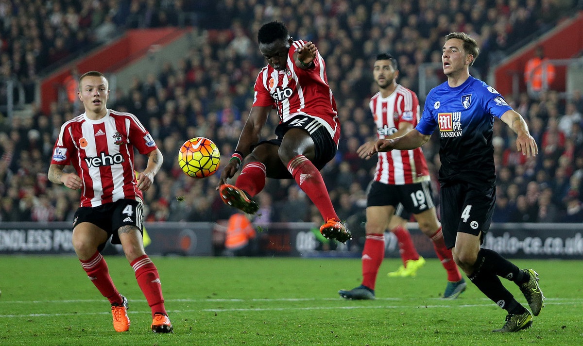 阿莱格里：我对恩昆库非常满意；圣地亚哥为球队做了很多（阿莱格里：对恩昆库十分满意，圣地亚哥为球队贡献良多）