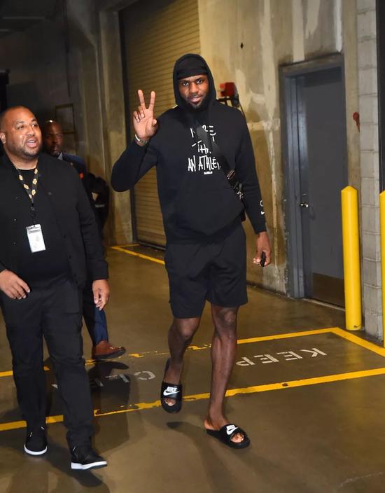 CBA球员最佳阵容提名：前三竞争激烈,（CBA最佳阵容提名出炉：前三之争白热化）