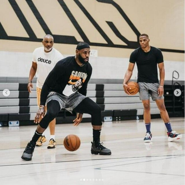 下次见面叫您教练先生？伊涅斯塔：希望如此，听起来让人兴奋（伊涅斯塔：期待下次被叫“教练”，想想就让人兴奋）