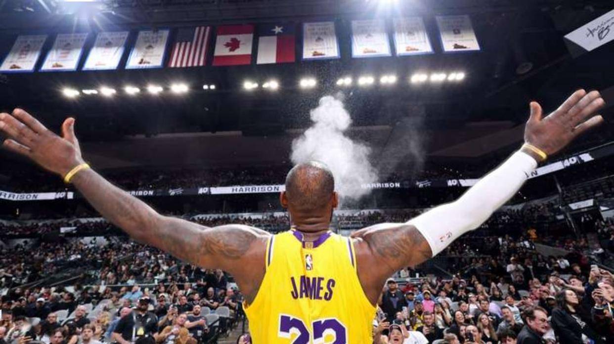 莱奥：我有个人的进球目标，虽然我不想说但我把目标定得很高（莱奥：进球目标暂不透露，但我给自己定得很高）