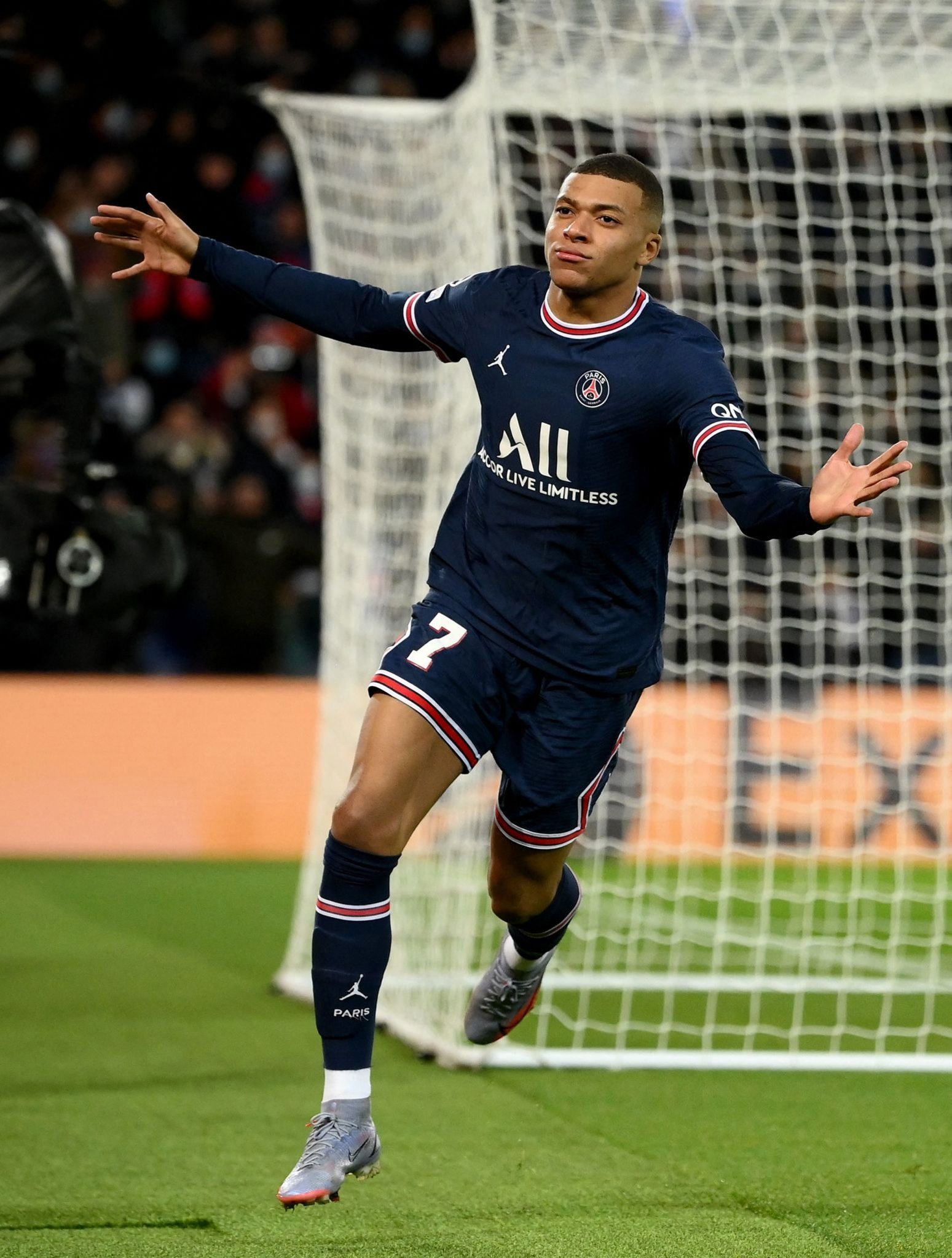 西媒：西甲出台多项新规则，激励引援并保护青训人才（西媒：西甲推出多项新政，鼓励引援并护航青训人才）