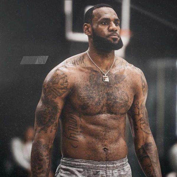 泰山纪念建队32周年，队史5次夺顶级联赛冠军，8次足协杯冠军（泰山队迎来建队32周年：队史5夺顶级联赛、8捧足协杯）