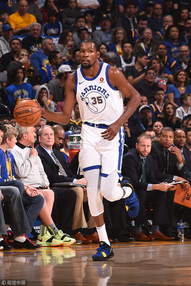 周二欧冠来袭两场焦点对决，取胜方保晋级希望（欧冠周二重燃战火：两大焦点对决，胜者保留出线希望）